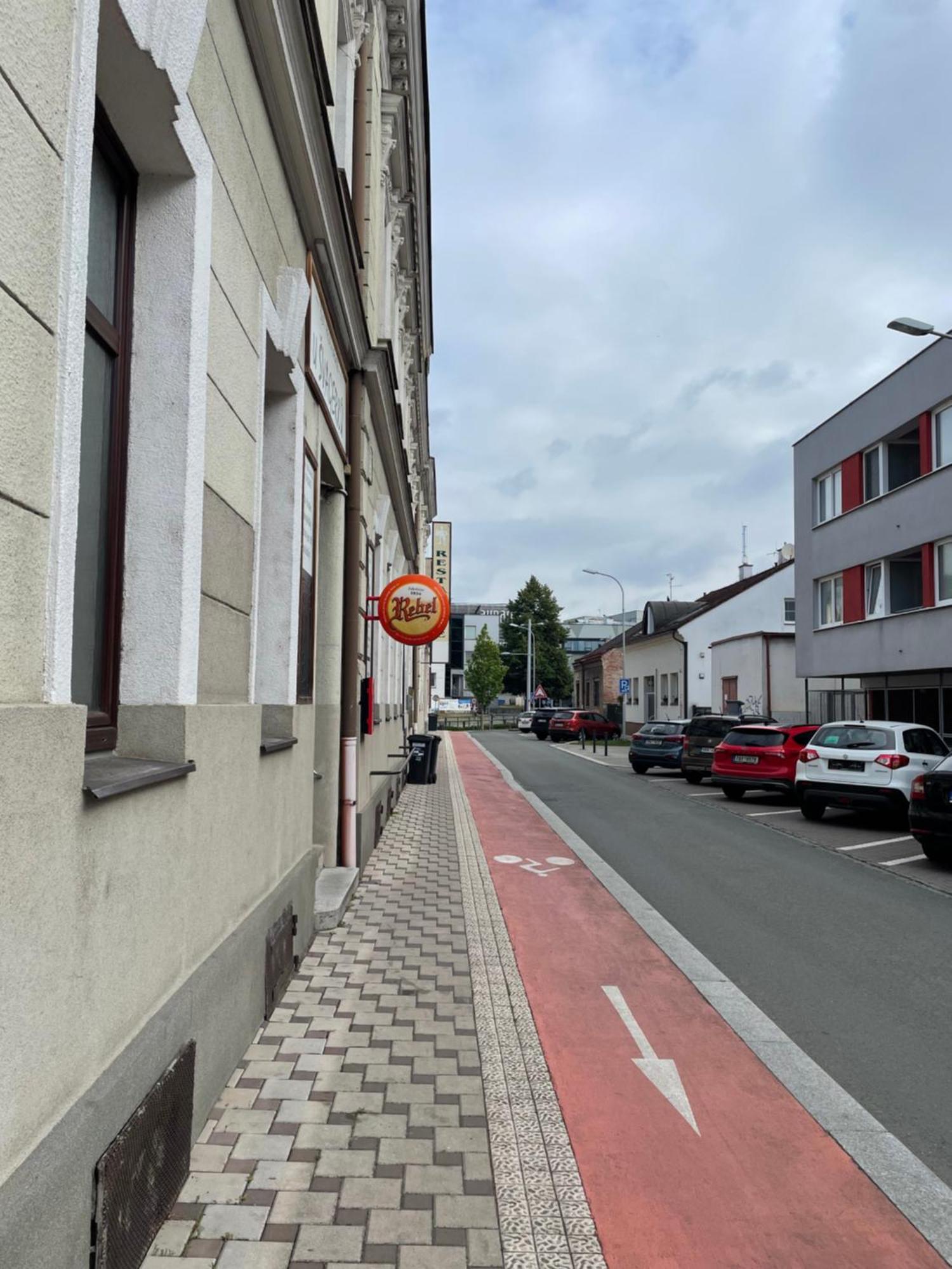 Hostel Kolotuk Hradec Králové Zewnętrze zdjęcie