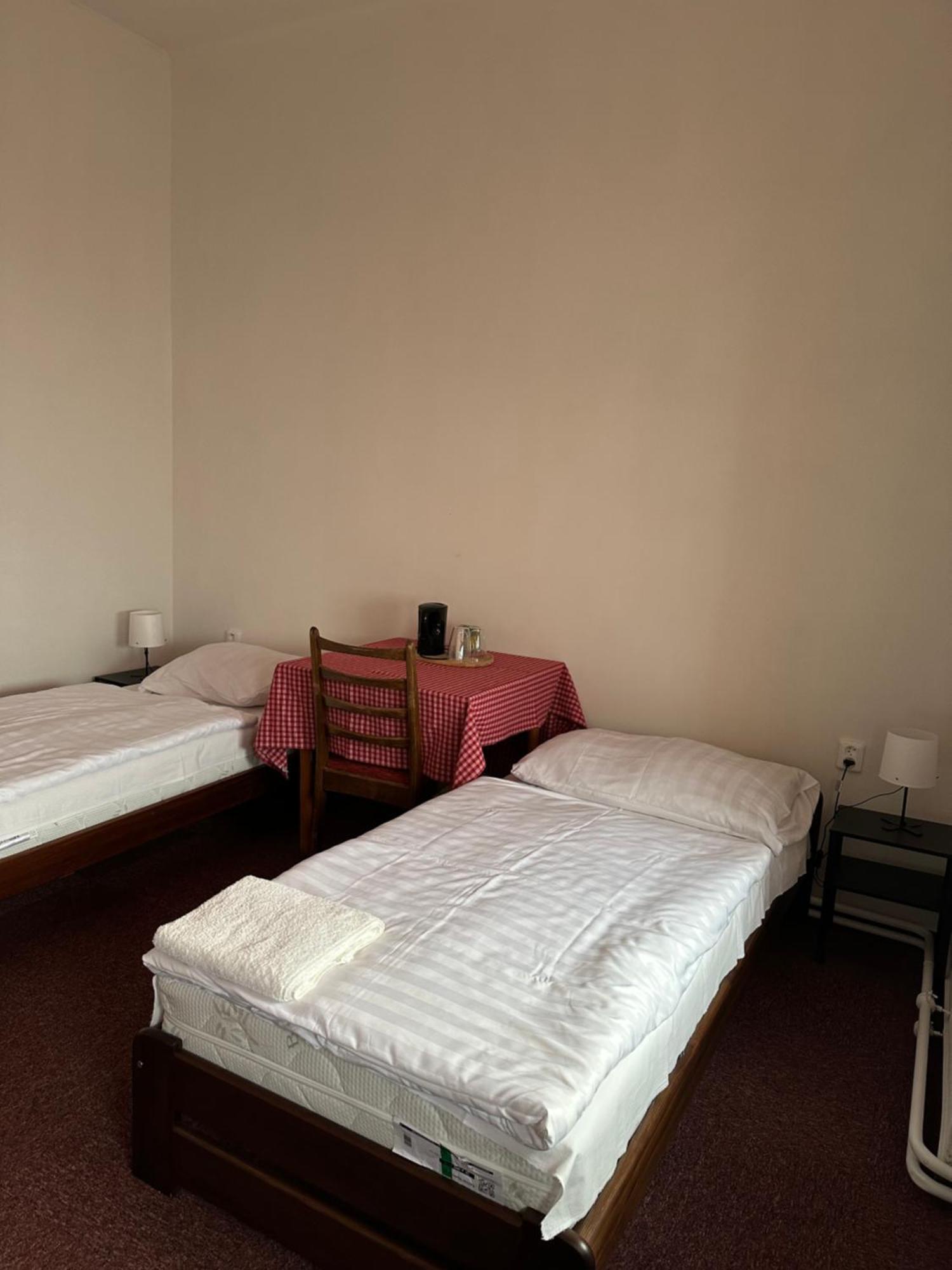 Hostel Kolotuk Hradec Králové Zewnętrze zdjęcie