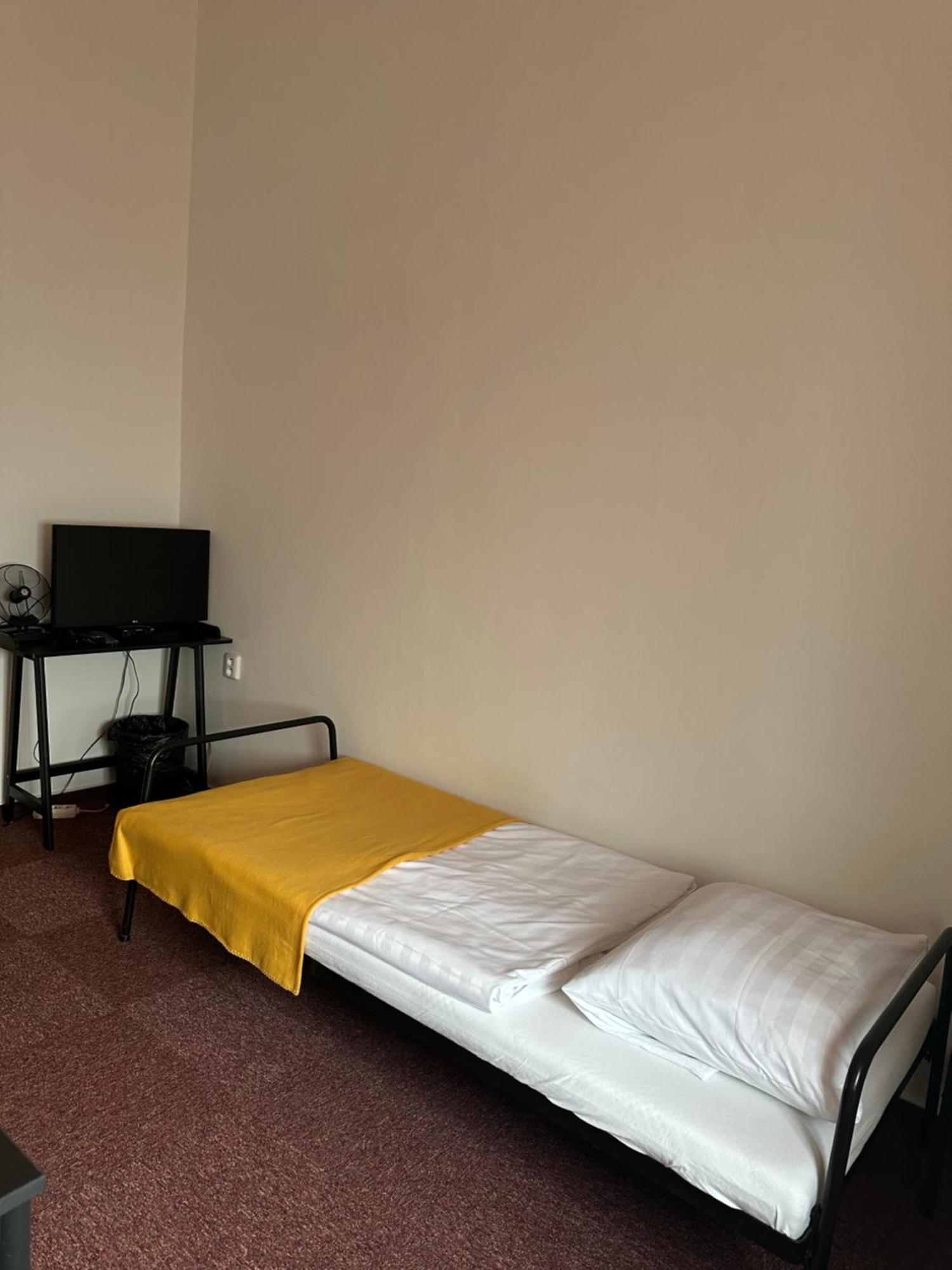 Hostel Kolotuk Hradec Králové Zewnętrze zdjęcie