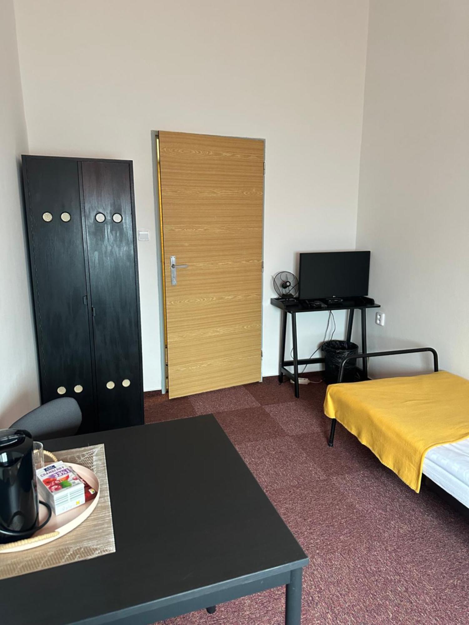 Hostel Kolotuk Hradec Králové Zewnętrze zdjęcie